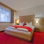 Haus Am Dorfplatz Penzion Flachau