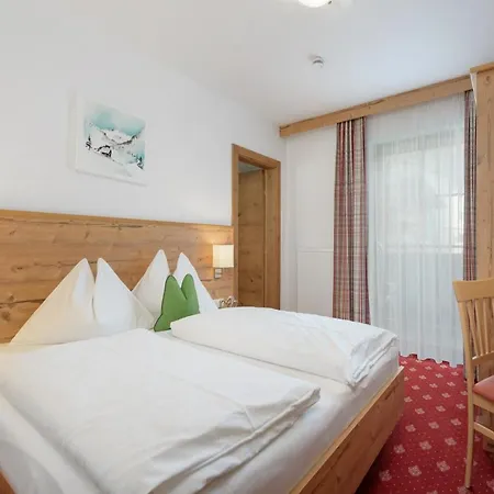 Haus Am Dorfplatz Flachau